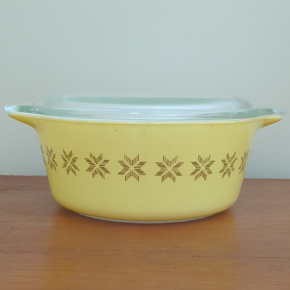 VTG Pyrex 472 Casserole Storage Yellow Town & Country Hex Snowflake Tribal 1960s